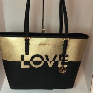 Michael Kors jet set travel MD tote “Love”